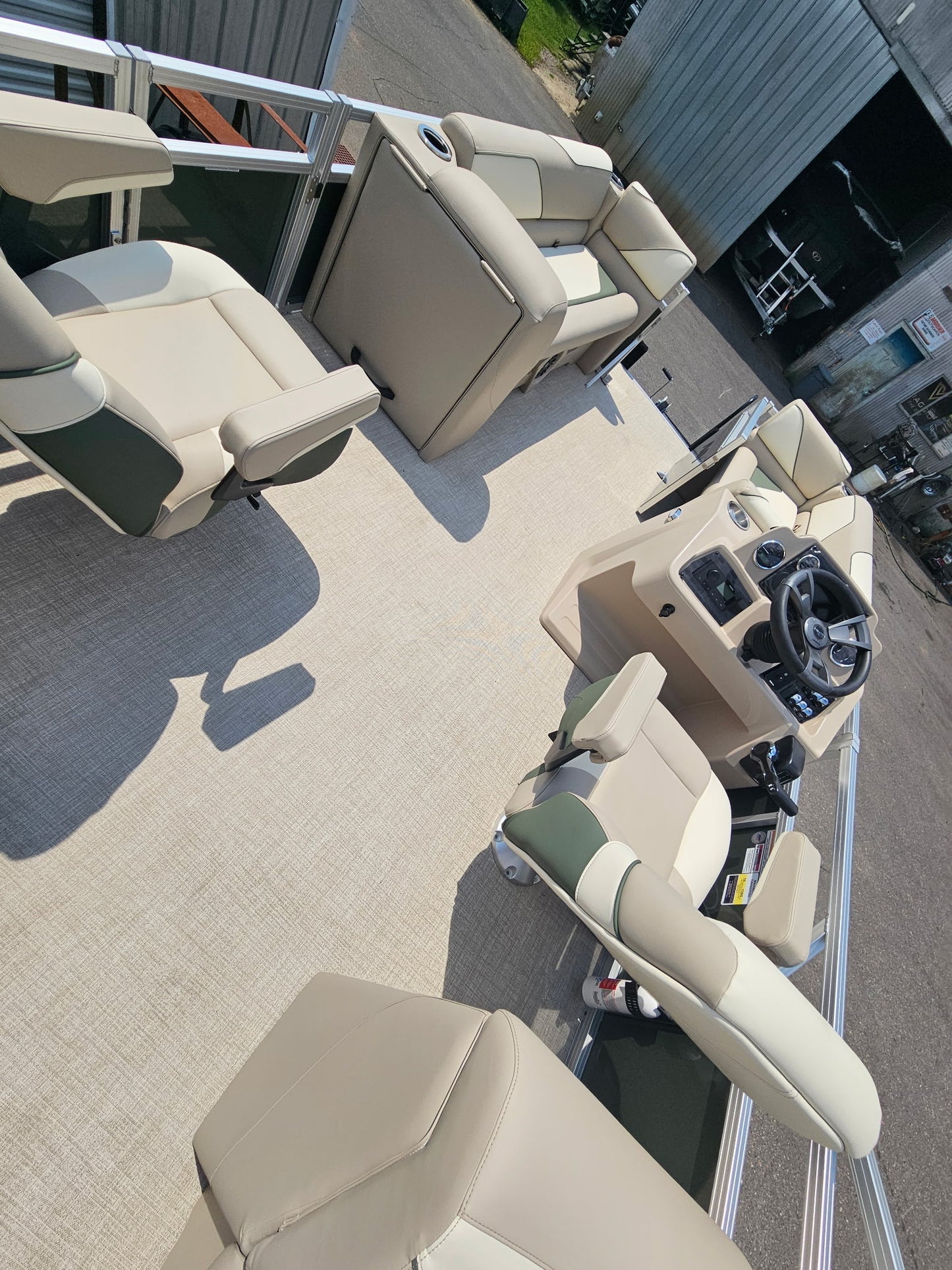 2026 Avalon Venture 2180 QL