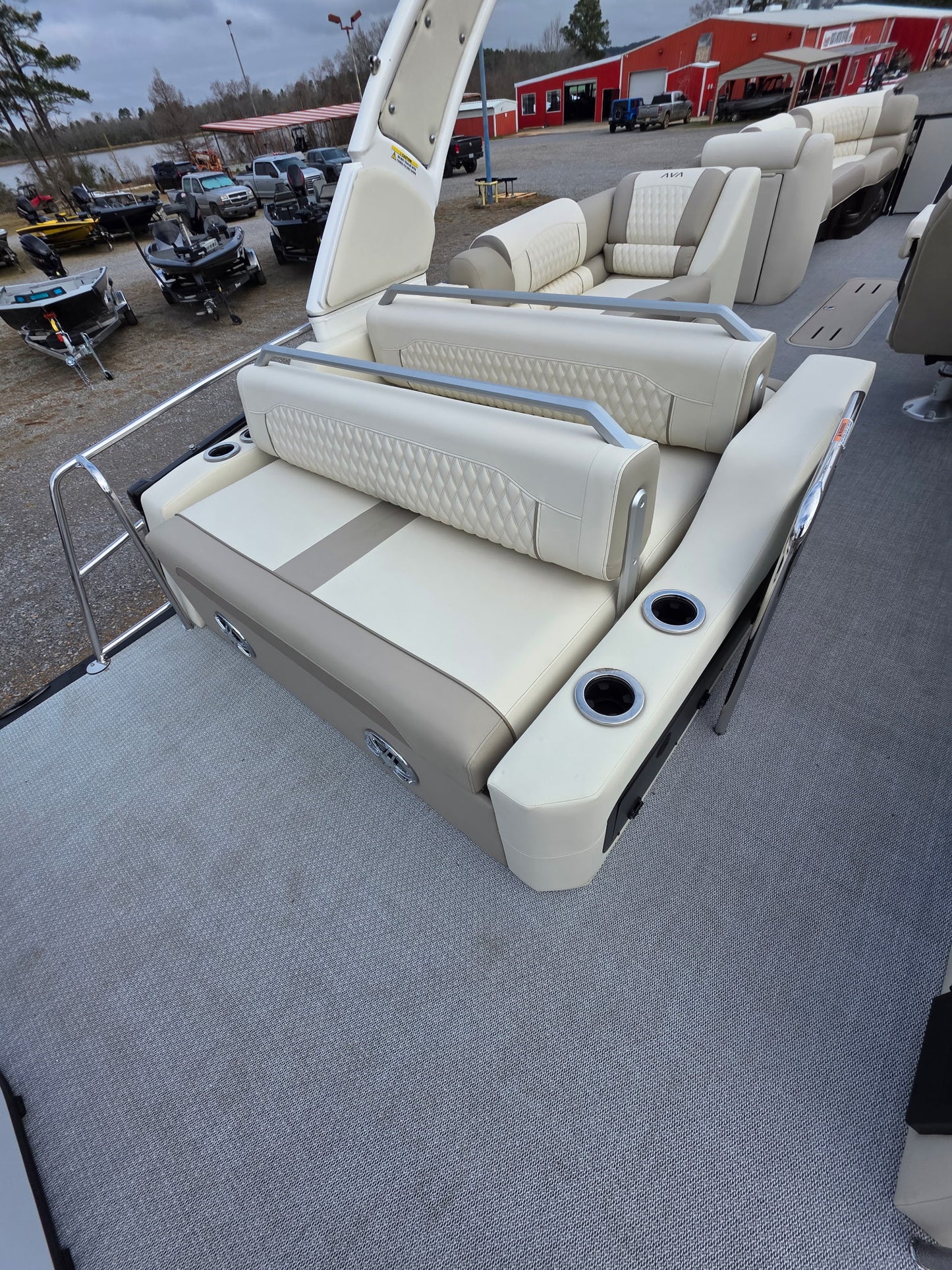 2026 Avalon 2585 Excaliber LTD Flex Lounge