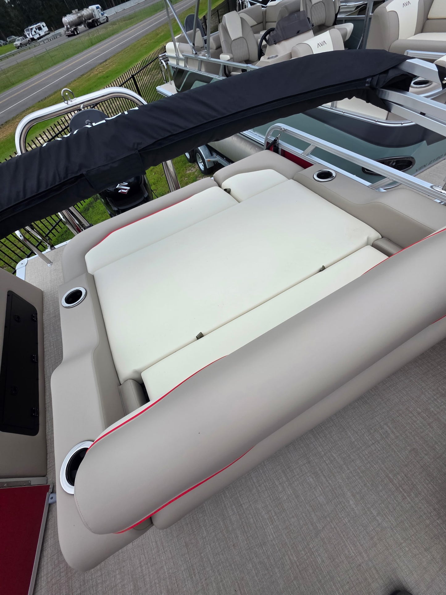 2026 Avalon Venture 2180 VRB