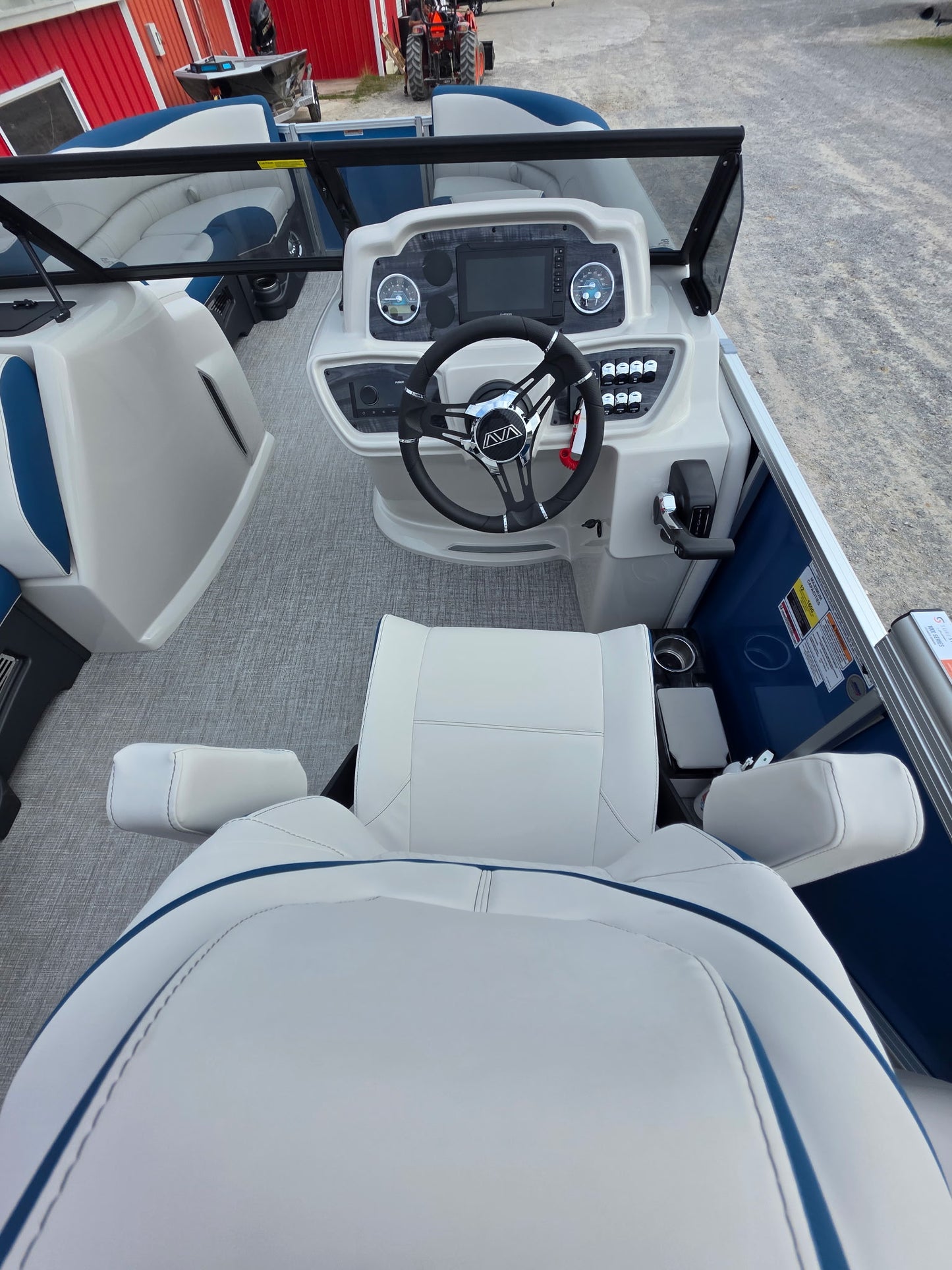 2026 Avalon 2385 LSZ Elite Windshield – Platinum Edition